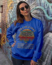 Load image into Gallery viewer, Sing Me A Song Dragonfly Retro Vintage Sweatshirt